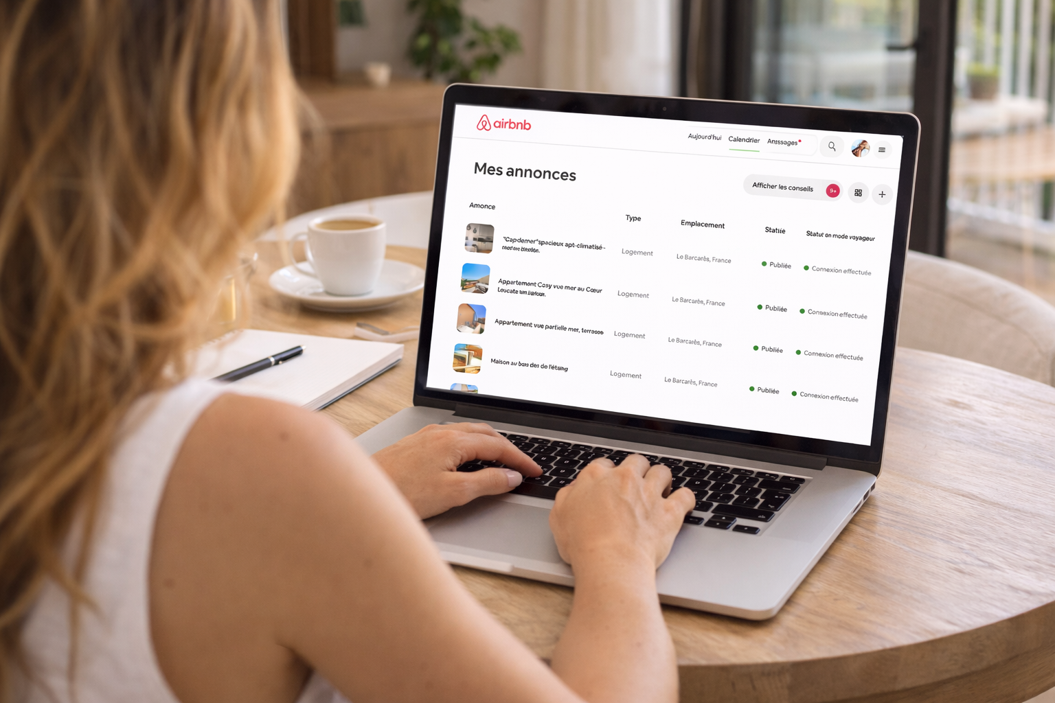 Interface Airbnb avec les annonces de biens au Barcarès gérés par VELA Conciergerie — multi-plateformes