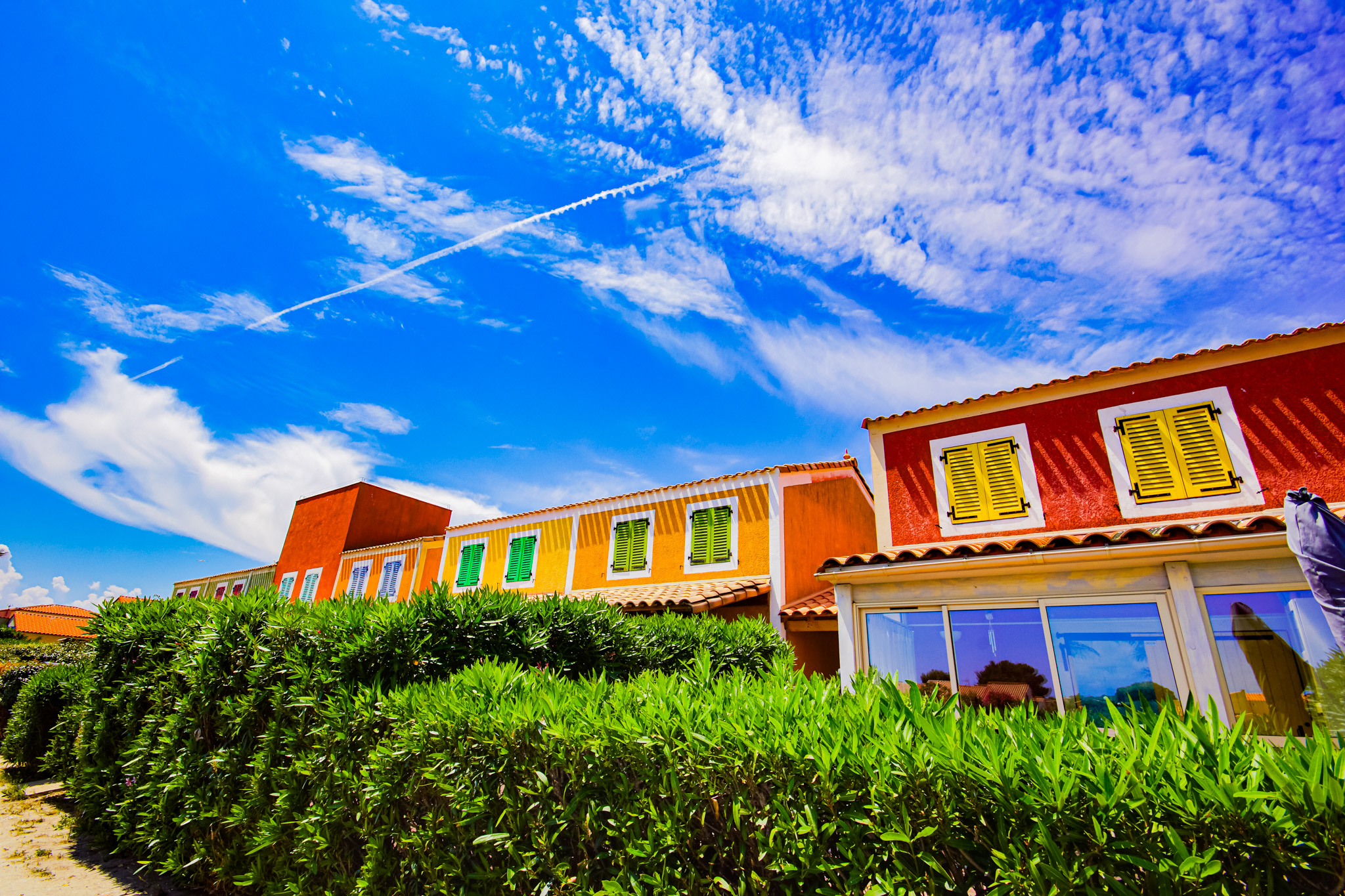 Maisons colorées de la marina du Barcarès 66420 — architecture méditerranéenne caractéristique
