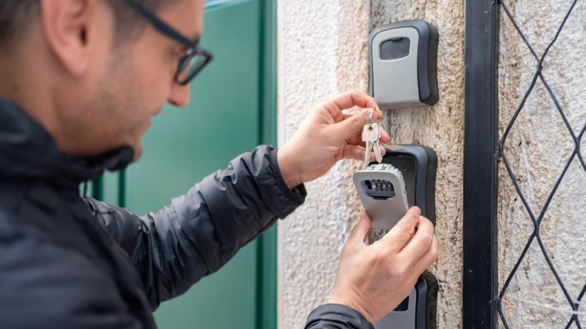 Boîte à clés pour arrivée autonome en location saisonnière